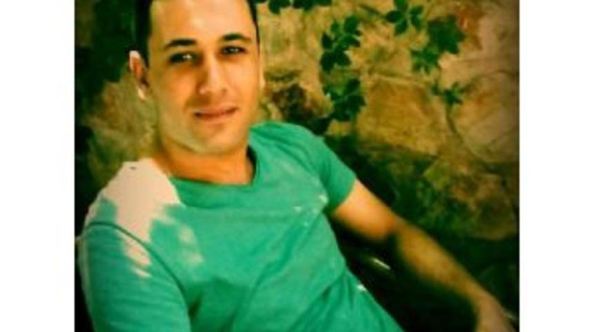 Devrilen Otomobilin S&uuml;r&uuml;c&uuml;s&uuml; &Ouml;ld&uuml;