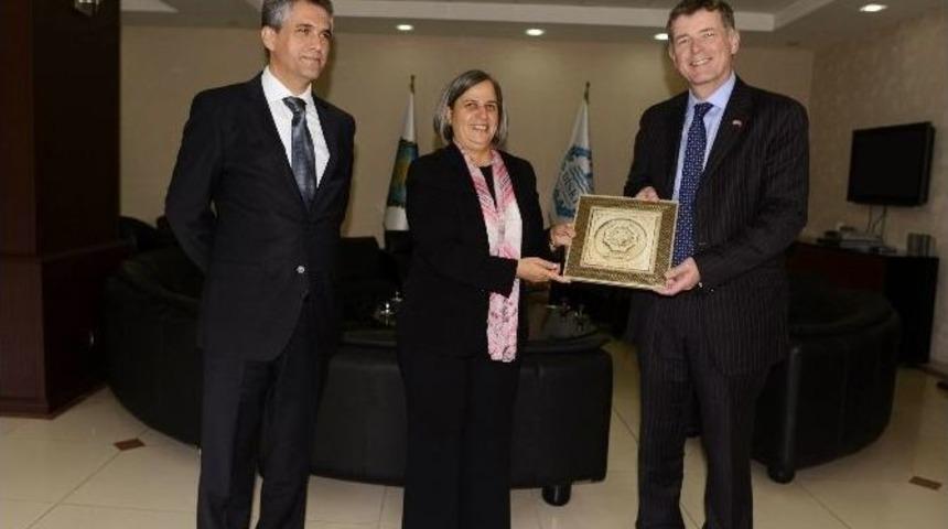 İngiltere B&uuml;y&uuml;kel&ccedil;isi Eşbaşkanları Ziyaret Etti