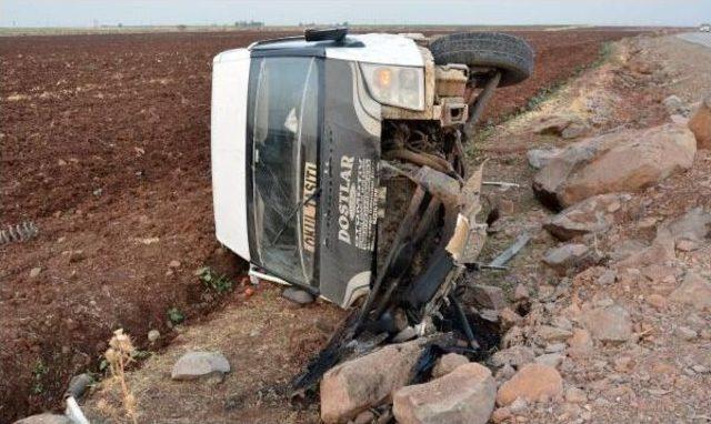 Siverek&rsquo;Te Minib&uuml;s Devrildi: 5 Yaralı 2