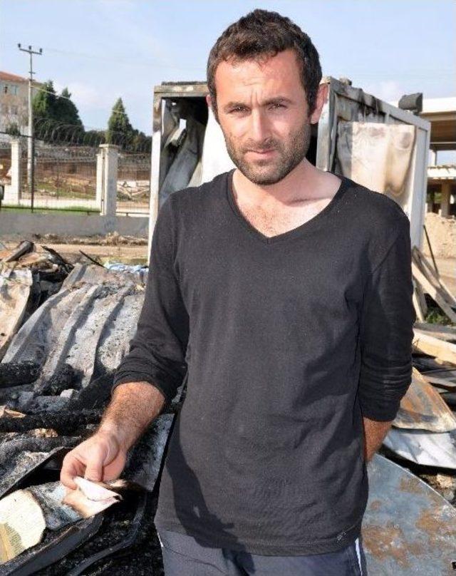 Bursa&rsquo;da Yurt İnşaatında &Ccedil;alışan İş&ccedil;ilerin Barınakları Yandı 1