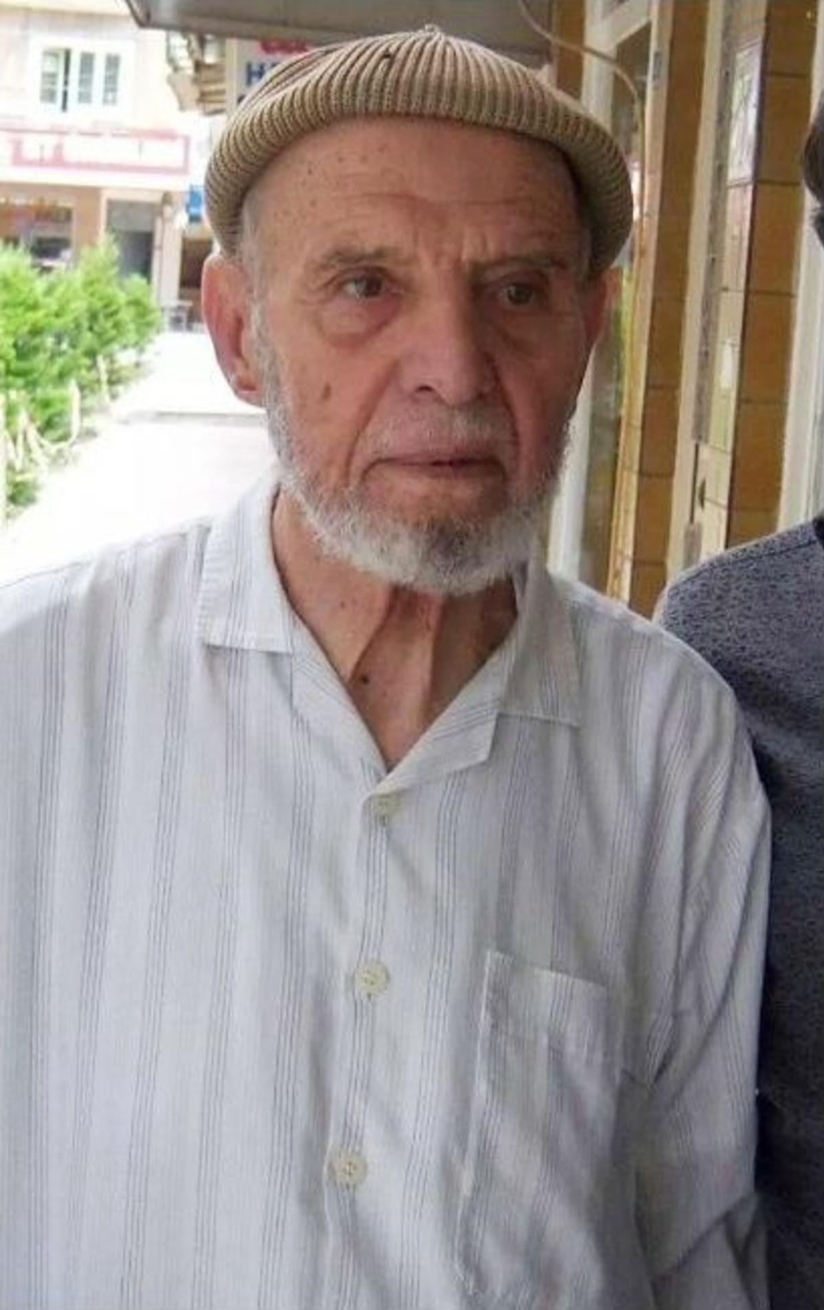 Eski Zeytinyağı T&uuml;ccarlarından Arif &Ccedil;ağan Toprağa Verildi