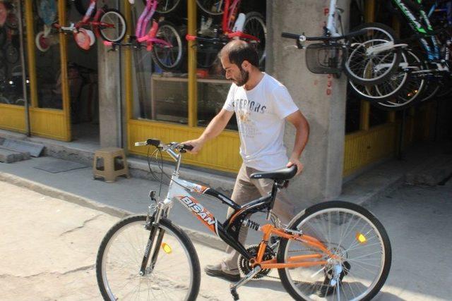 İşsiz Gence &Ccedil;ekilişten 500 Bin Tl Değerinde Porsche &Ccedil;ıktı 1