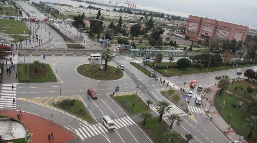 Meydan İle Kurtuluş Yolu Arasına Yaya &Uuml;st Ge&ccedil;it Yapılacak