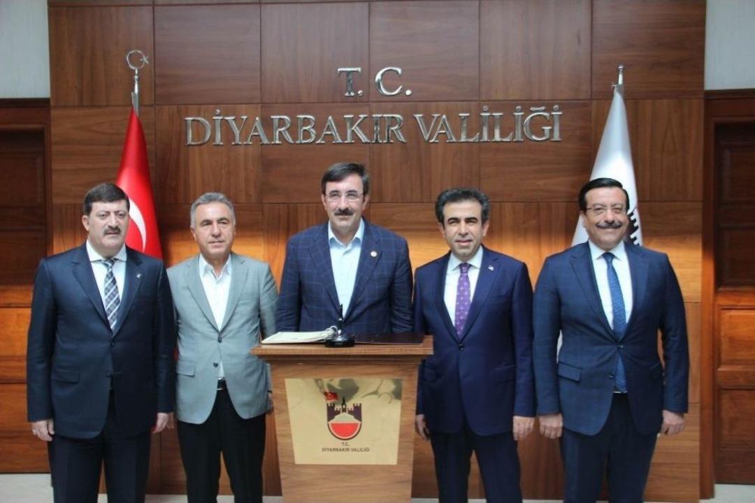 Yılmaz, Diyarbakır&rsquo;da İncelemelerde Bulundu