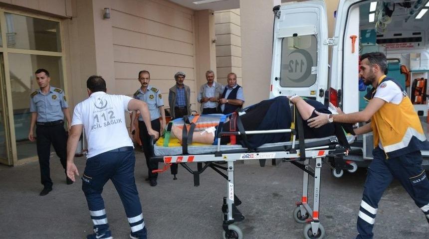 Şanlıurfa&rsquo;da Minib&uuml;s Devrildi: 5 Yaralı