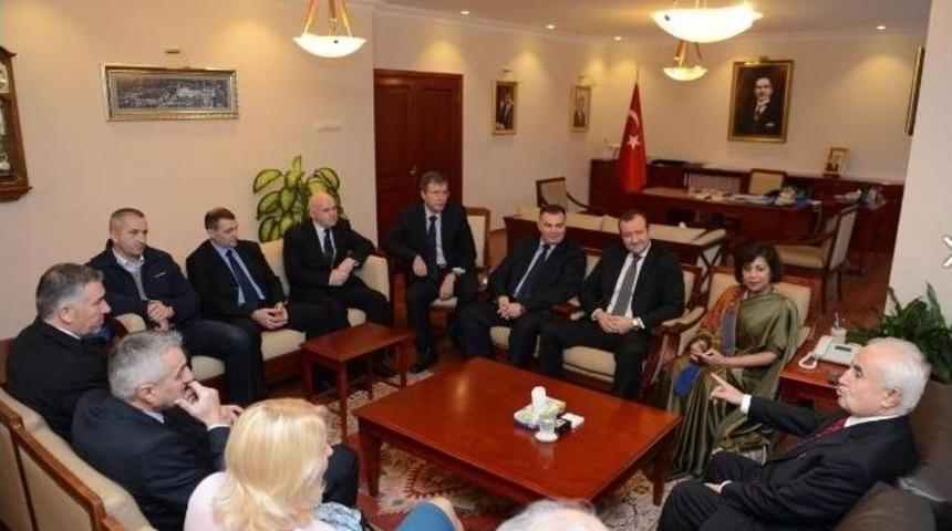 Uluslararası G&ouml;&ccedil; Heyeti Edirne Valisi Şahin&rsquo;i Ziyaret Etti