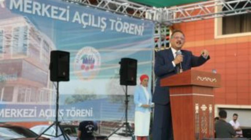 Bakan Özhaseki’nden İzmir’e ‘acemilerin Elindeki Kumaş’ Benzetmesi