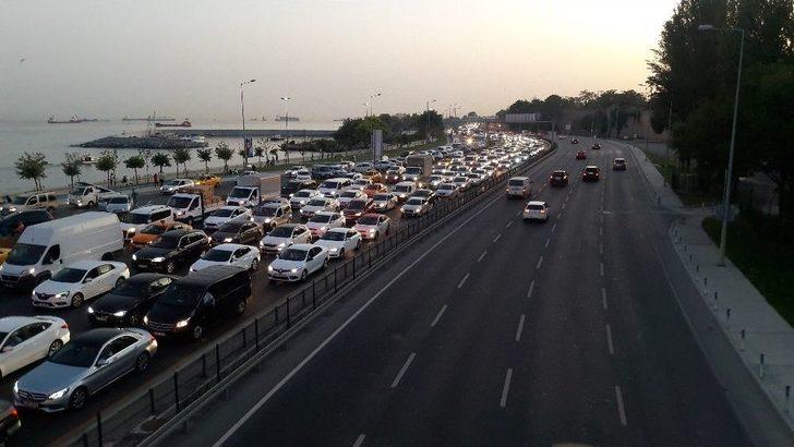 Avrasya Tüneli İstikametinde Trafik Durma Noktasına Geldi G5