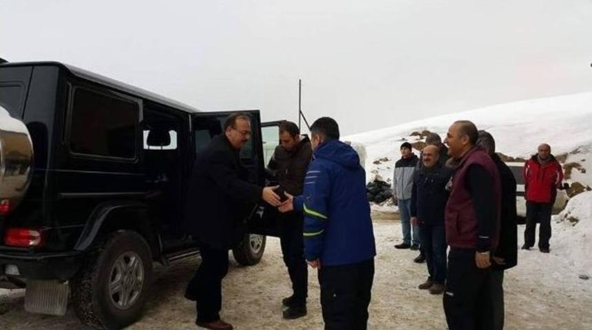 Vali Canbolat Kayak Merkezini Ziyaret Etti