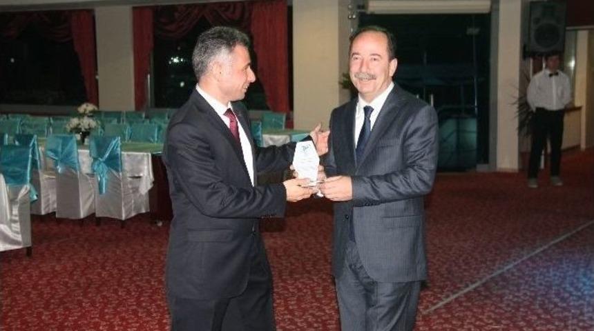 Halk Oyunlarına G&ouml;n&uuml;l Verenler Yemekte Bir Araya Geldi