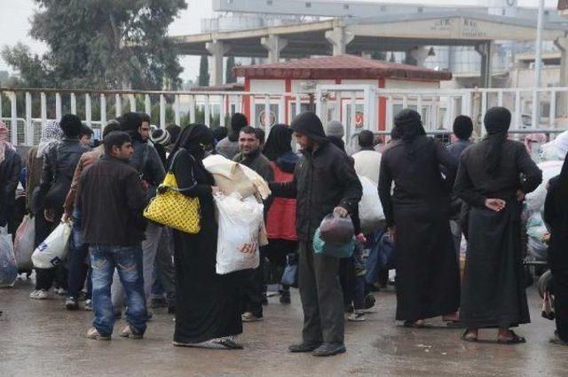 1 Yılda 25 Bin Suriyeli Akçakale'den Ülkesine Döndü