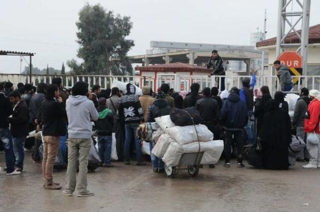 1 Yılda 25 Bin Suriyeli Akçakale'den Ülkesine Döndü