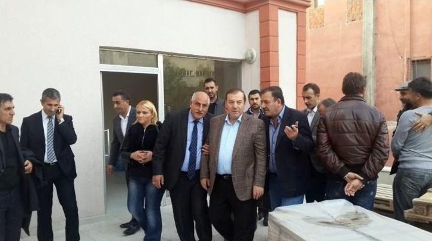 Başkan Kadıoğlu, Ardahan K&uuml;lt&uuml;r Evi&rsquo;nde İncelemelerde Bulundu