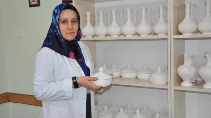 Sorgun'da Yapılan &Ccedil;iniler Medine'de Sergileniyor