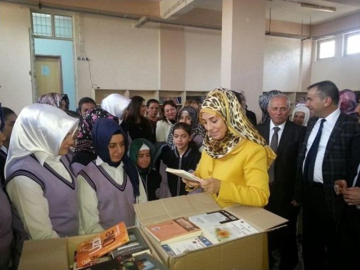 Esenyurt Belediyesi&rsquo;nden Kızıltepe&rsquo;ye Kitap Yardımı