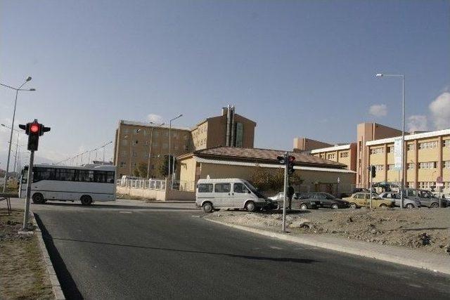 Erzincan Belediyesi Yeni Bulvarlara Yeni Sinyalizasyon Getirdi