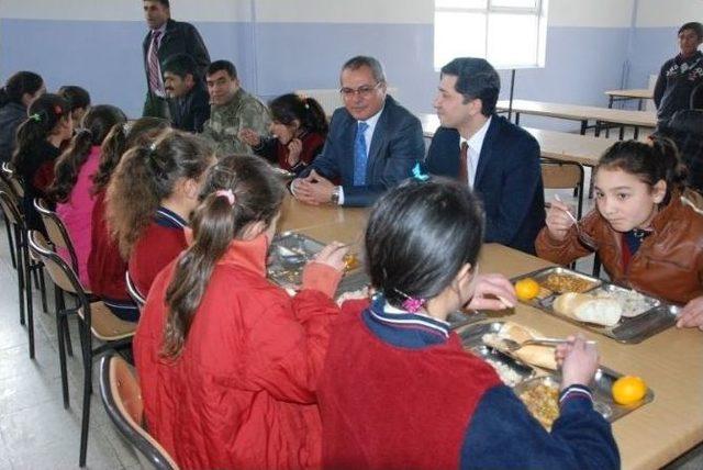 Vali Deniz, G&ouml;le İl&ccedil;esinde 1