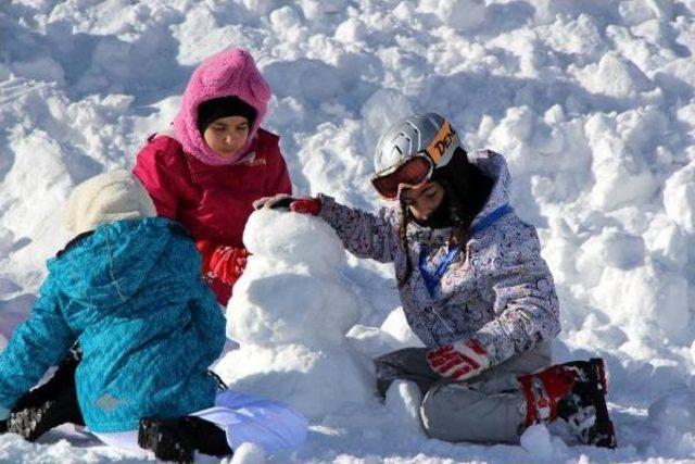 Kartalkaya'ya Tatilci Akını