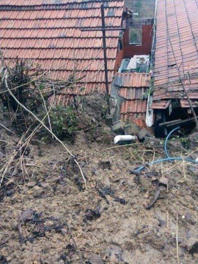 Kayan Toprak Evlere Ulaştı 1