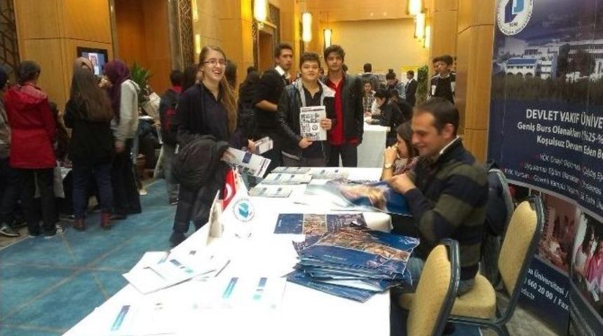 &Ouml;ğrenciler &Uuml;niversite Tanıtım Fuarına Katıldı