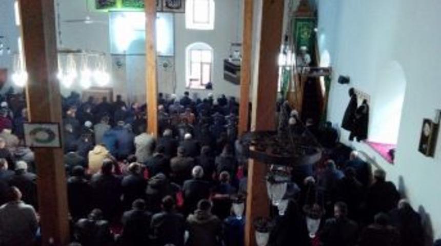 Afyonkarahisar’da Cuma Hutbesinin Konusu Mevlit Kandili Oldu