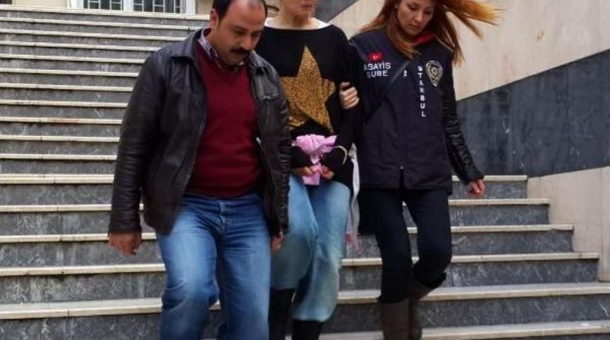 Zorla Cinsel İlişkiye Girmek İsteyen Arkadaşını Boğan Kadın Polise Teslim Oldu