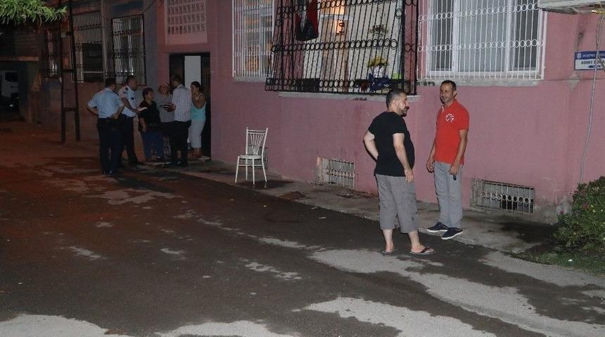 Balkonda Oturan Yaşlı Adamın Suratına Kezzap D&ouml;k&uuml;m Ka&ccedil;tılar