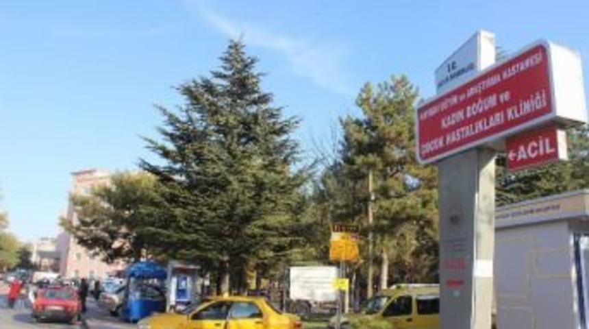 Bebeğini Hastanede Bırakıp Ka&ccedil;tı