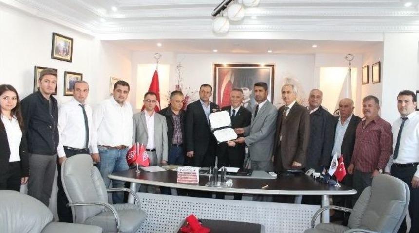 Kutbo Tse Belgesini Aldı