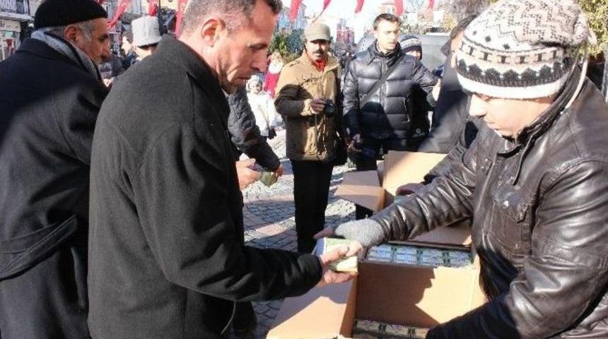 Edirne Belediyesi 15 Bin Paket Kandil Simidi Dağıttı