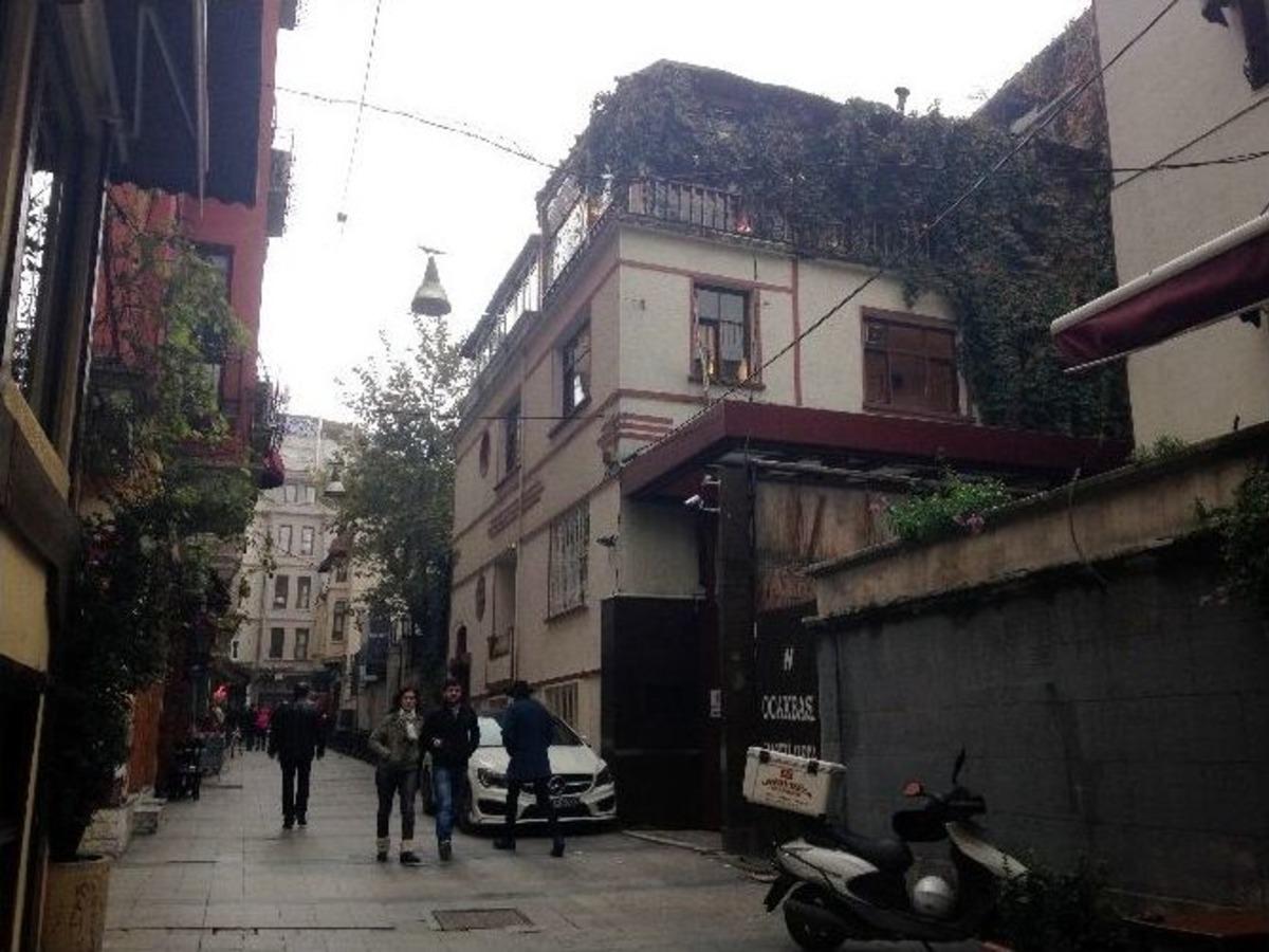 (&ouml;zel Haber) 350 Yıllık Caminin Yerinde Bug&uuml;n Meyhane Ve Gece Kul&uuml;b&uuml; Var