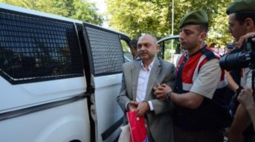 Eski İl Emniyet M&uuml;d&uuml;r&uuml; Metin Seyfi Sazak Serbest Bırakıldı