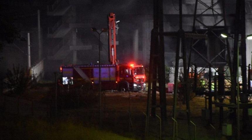 Metro İstasyonunun Yakınında Yangın &Ccedil;ıktı, Seferler Durduruldu