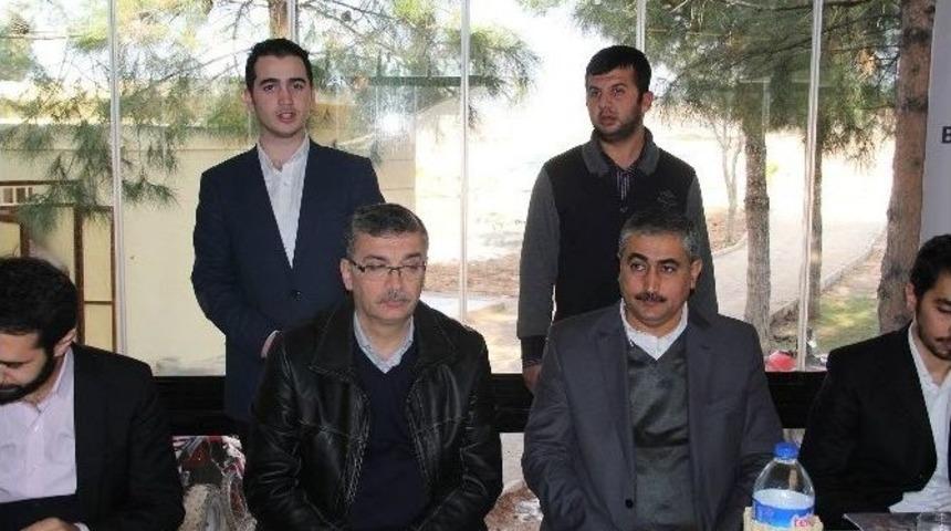 Yeni Yılın İlk Toplantısını Gen&ccedil;lerle Yaptı