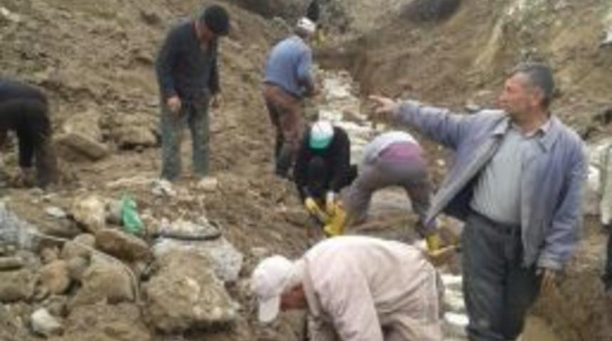 K&ouml;yde İmece Usul&uuml; Sulama Suyu Şebekesi Yenileme &Ccedil;alışması