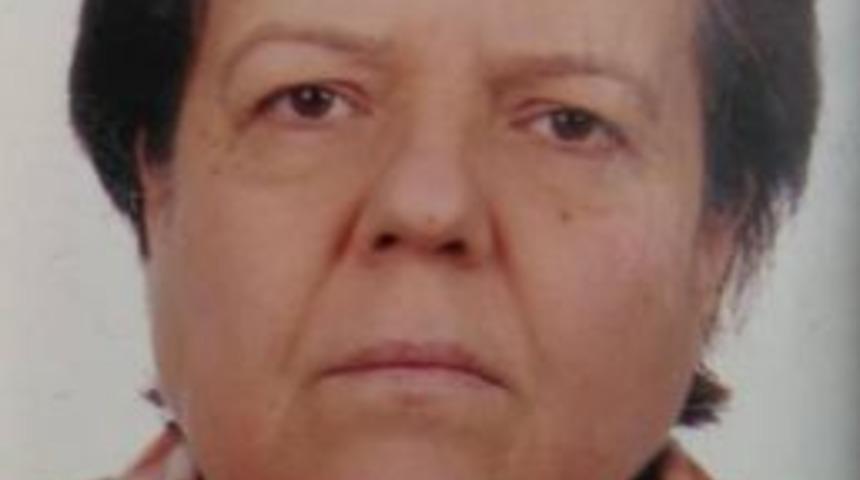 Ambulansın &Ccedil;arptığı Kadın &Ouml;ld&uuml;