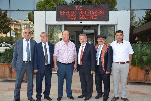 Aydın’da Yılın Ahisi’nden Başkan Özakcan’a Hediye