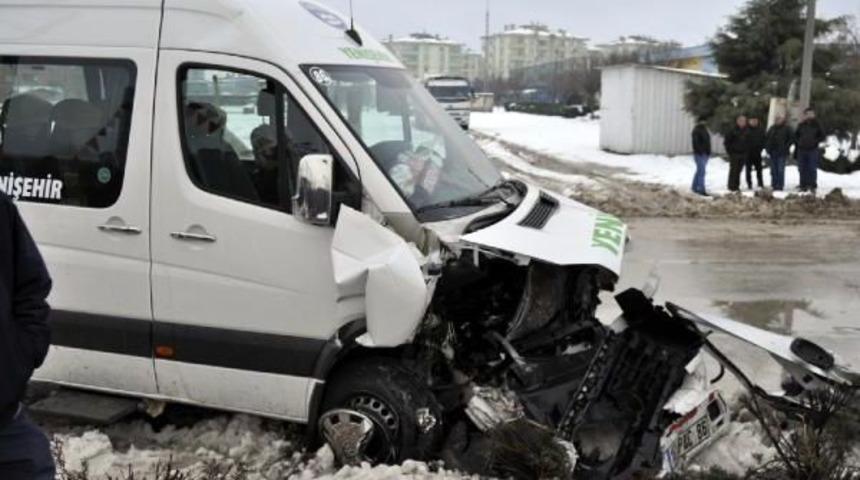 Bursa'da Kaza: 1 &Ouml;l&uuml;, 3 Yaralı