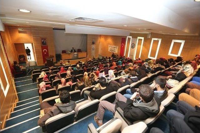Bayburt &Uuml;niversitesi&rsquo;nde &lsquo;mekke&rsquo;nin Fethi F&uuml;t&ucirc;h&ucirc;t Şuuru&rsquo; Konferansı 2