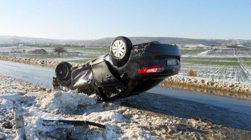 Otomobil Ref&uuml;je &Ccedil;arptı: 1 Yaralı