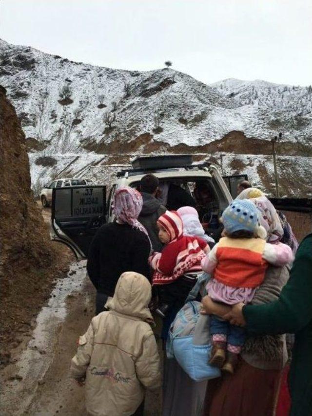 Damdan Düşen Kadın, Kar Nedeniyle Köyde Mahsur Kaldı