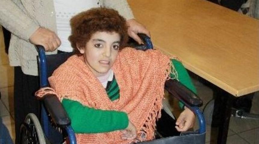 (&ouml;zel Haber) Engelli &Ccedil;ocuk, Ak Parti&rsquo;li Vekilden Yardım İstedi