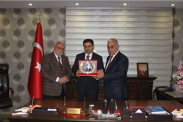 Hatay Valisi Ercan Topaca, Dörtyol İlçesini Ziyaret Etti 1