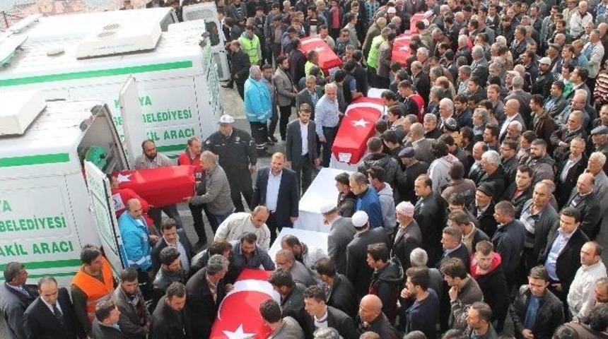 Madencilerin Cenazeleri Camiye Getirildi