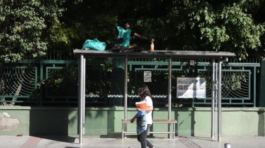 'durak Tarzanı' Kışlık Yerine D&ouml;nd&uuml;