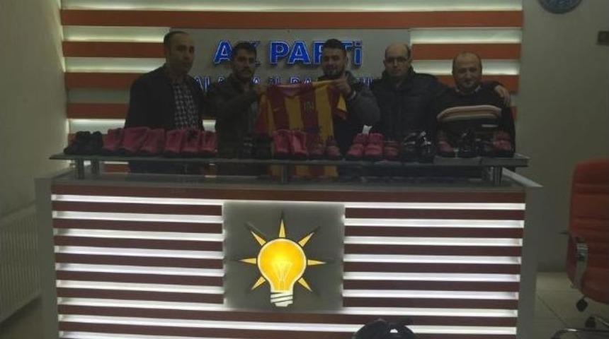 Taraftarlardan, Suriyelilere Bot Yardımı