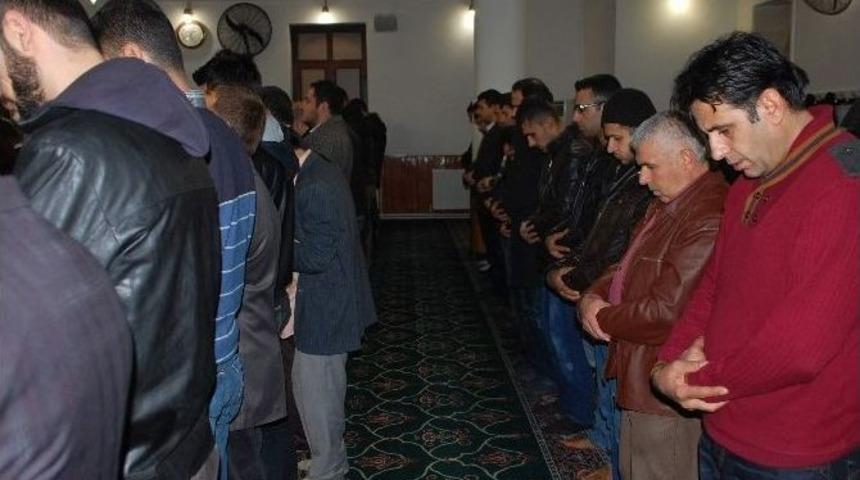 Adıyaman&rsquo;da, Camiler Dolup Taştı