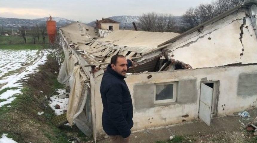 Balıkesir&rsquo;de Kar, Tavuk Yetiştiricilerini Vurdu