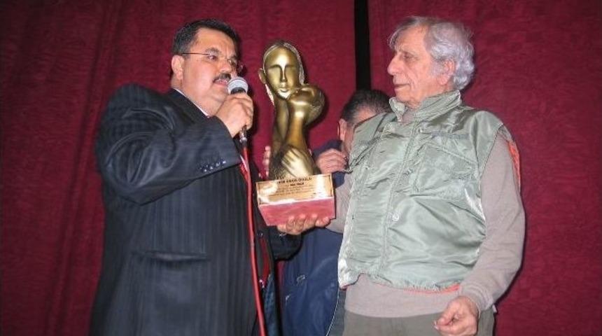 Nejat Uygur&rsquo;u Vefatının 1&rsquo;inci Yılı