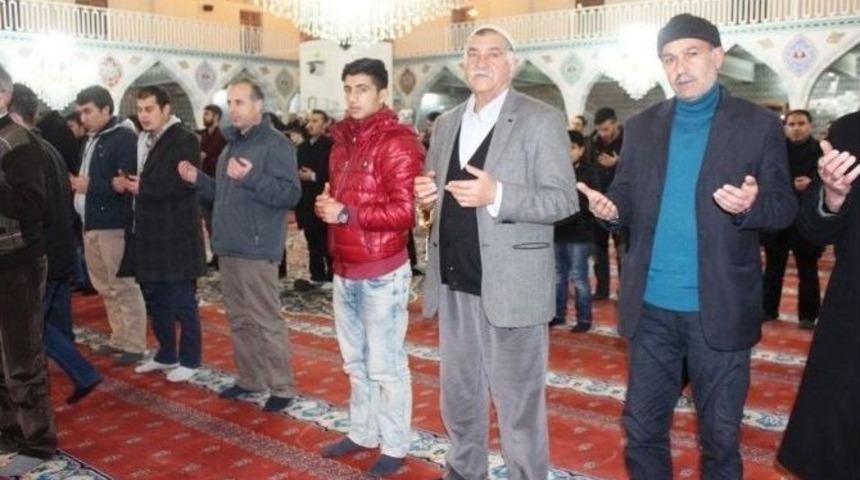 Mevlid Kandili&rsquo;nde Van&rsquo;da Camiler Doldu, Taştı